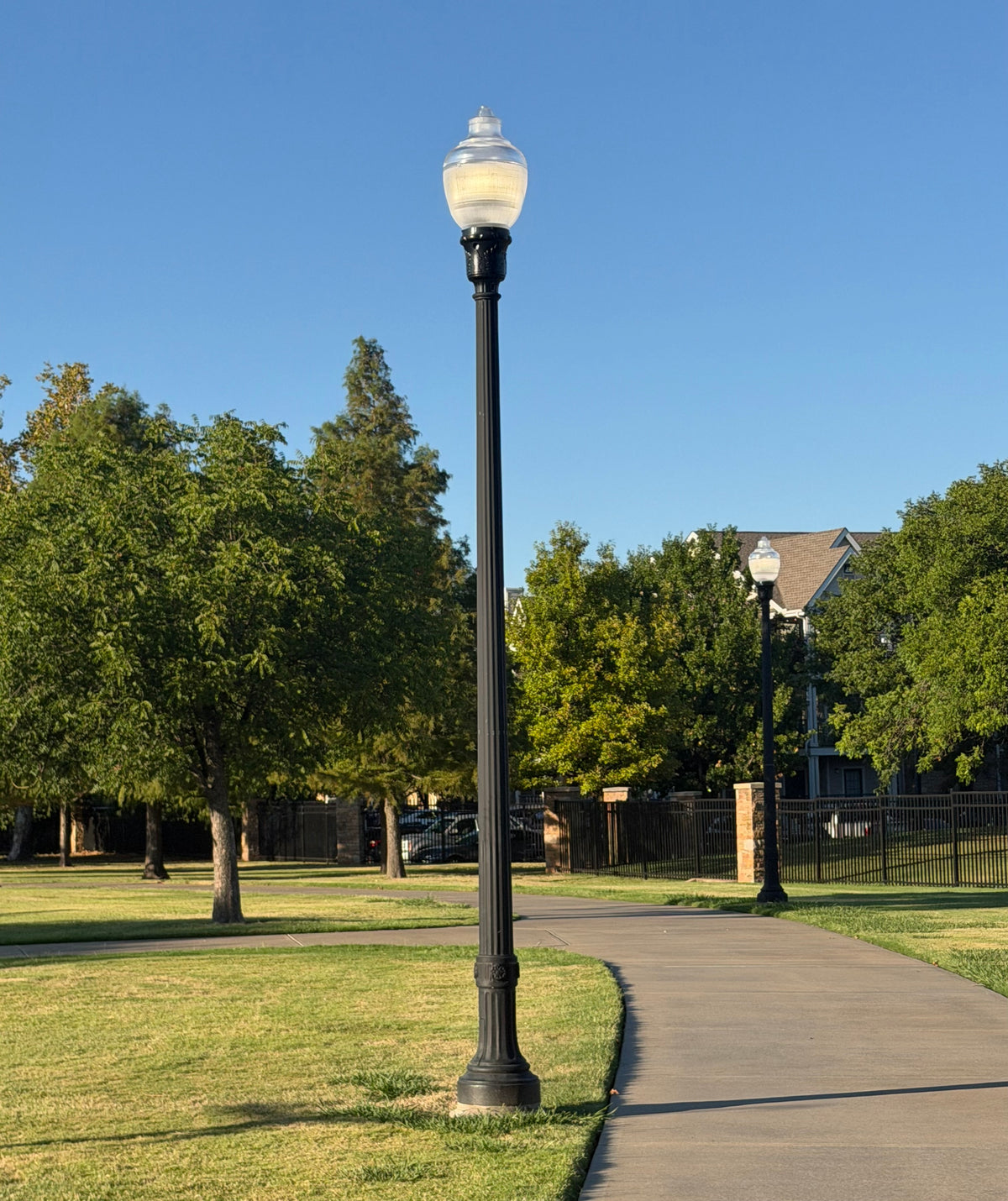 GradeONE 70W Selectable LED Acorn Post-Top — Type V — Clear Cap, image 3